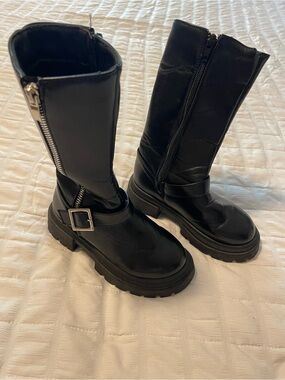 Yoki Black Chunky Mid-Calf Buckle Boots for Kids